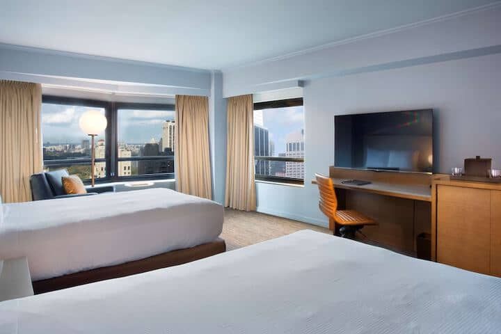 Room 21 of 103