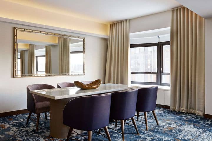 Room 34 of 103